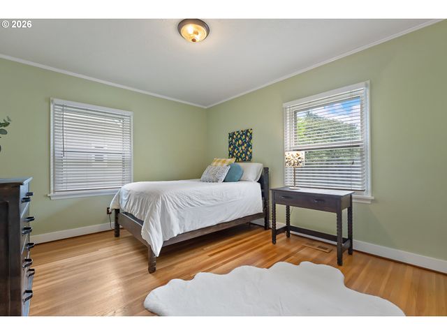 7135 Se REED COLLEGE Pl, Portland, OR 97202