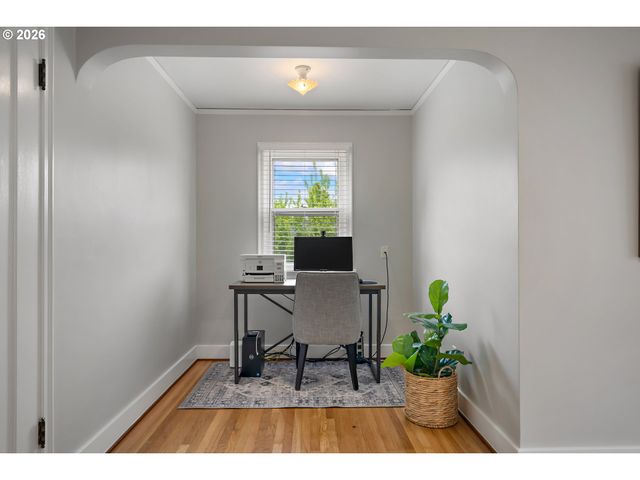 7135 Se REED COLLEGE Pl, Portland, OR 97202