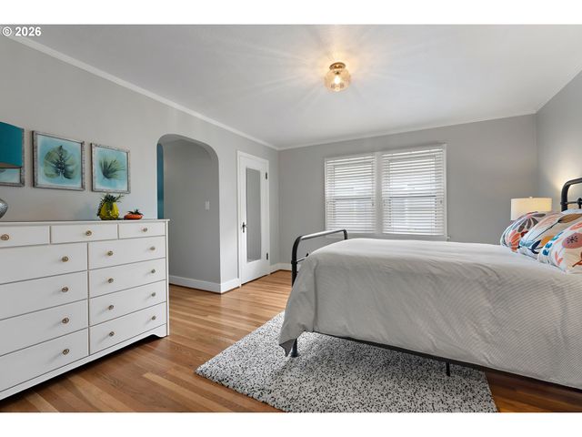 7135 Se REED COLLEGE Pl, Portland, OR 97202