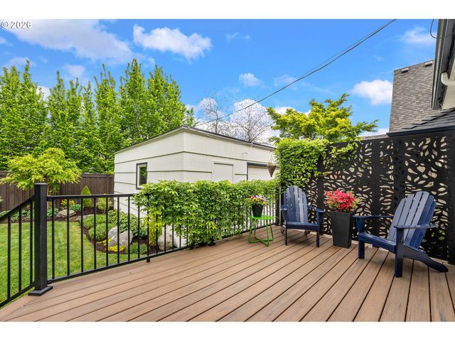 7135 Se REED COLLEGE Pl, Portland, OR 97202