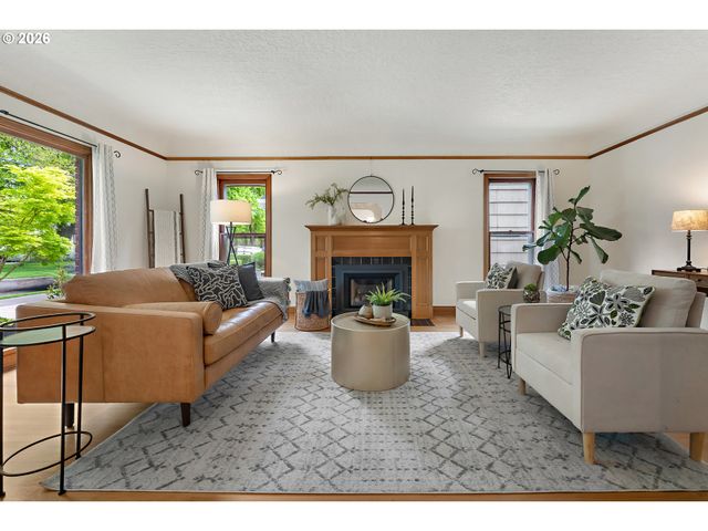 7135 Se REED COLLEGE Pl, Portland, OR 97202