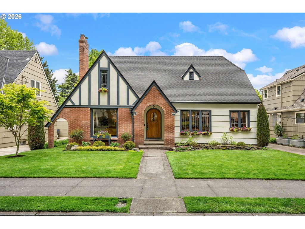 7135 Se REED COLLEGE Pl, Portland, OR 97202