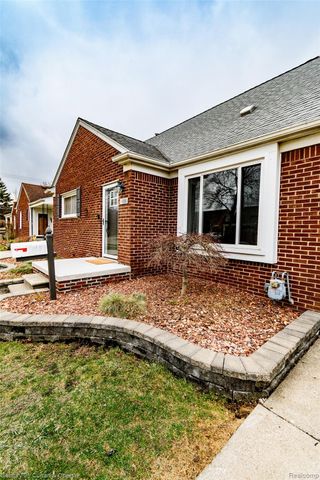 9390 Quandt Avenue, Allen Park, MI 48101