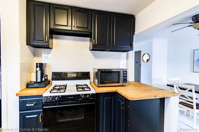 9390 Quandt Avenue, Allen Park, MI 48101