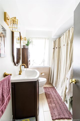 9390 Quandt Avenue, Allen Park, MI 48101