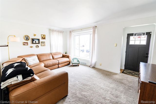 9390 Quandt Avenue, Allen Park, MI 48101