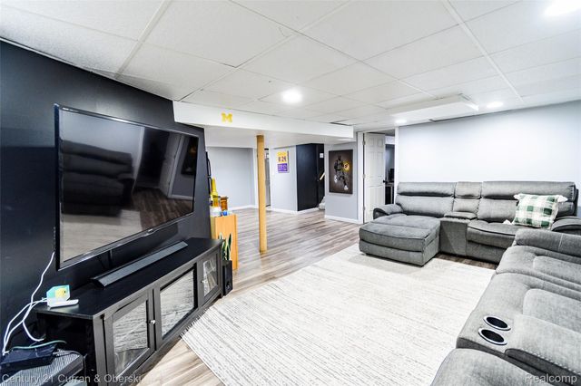 9390 Quandt Avenue, Allen Park, MI 48101