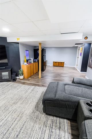 9390 Quandt Avenue, Allen Park, MI 48101