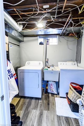 9390 Quandt Avenue, Allen Park, MI 48101