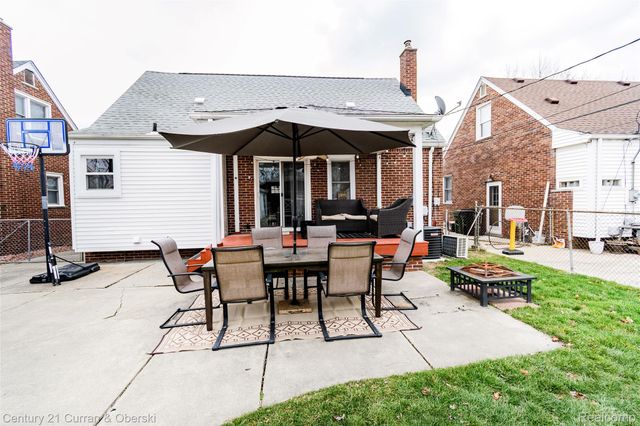 9390 Quandt Avenue, Allen Park, MI 48101