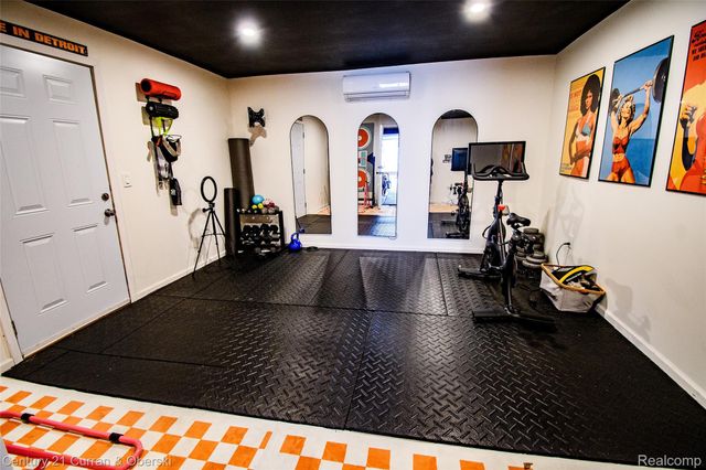 9390 Quandt Avenue, Allen Park, MI 48101