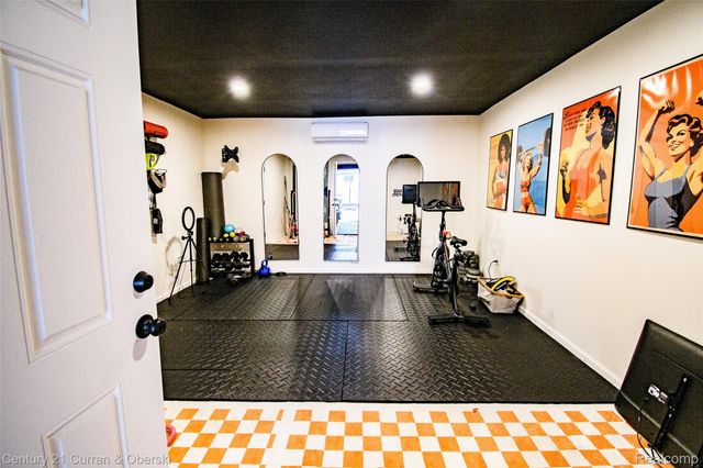 9390 Quandt Avenue, Allen Park, MI 48101