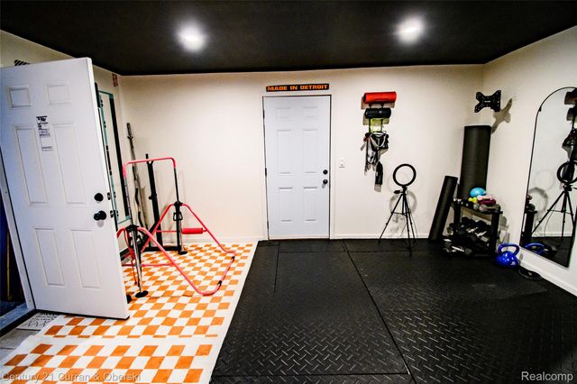 9390 Quandt Avenue, Allen Park, MI 48101