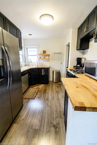 9390 Quandt Avenue, Allen Park, MI 48101