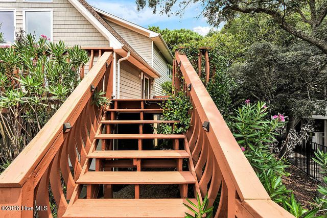 9001 Saint Stephens Place, Wilmington, NC 28412