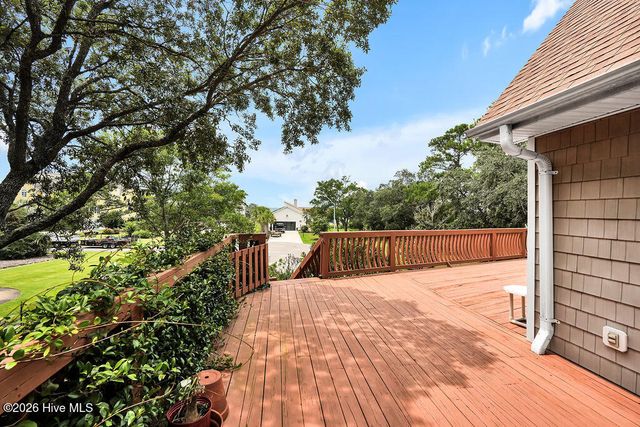 9001 Saint Stephens Place, Wilmington, NC 28412