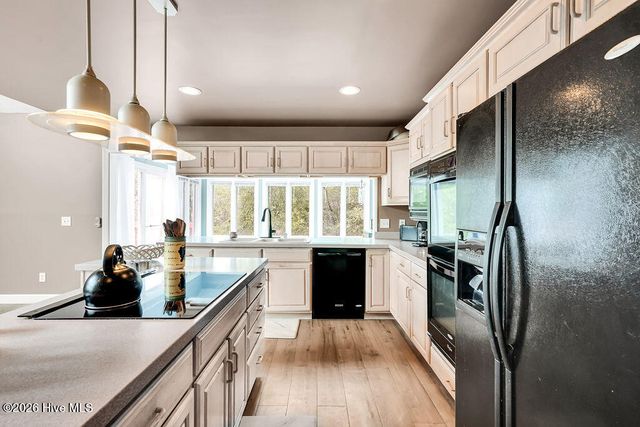 9001 Saint Stephens Place, Wilmington, NC 28412