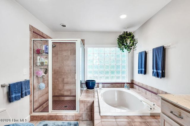 9001 Saint Stephens Place, Wilmington, NC 28412