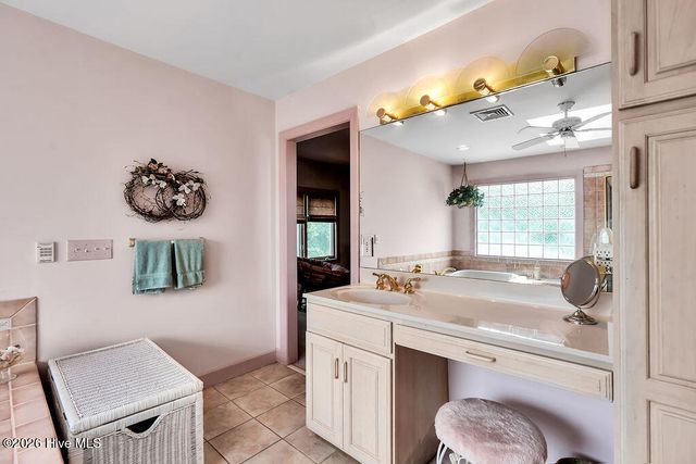9001 Saint Stephens Place, Wilmington, NC 28412