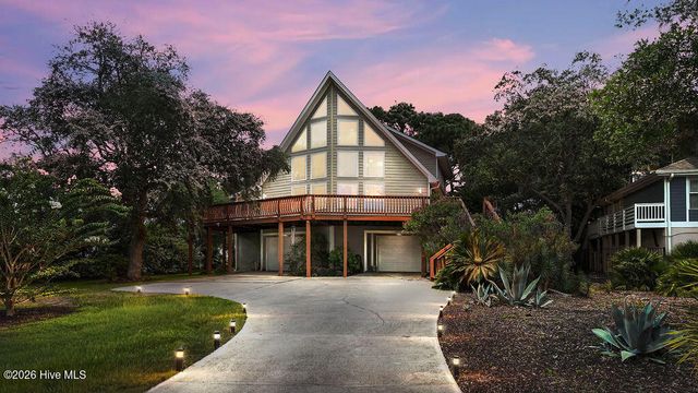 9001 Saint Stephens Place, Wilmington, NC 28412