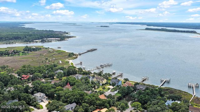 9001 Saint Stephens Place, Wilmington, NC 28412