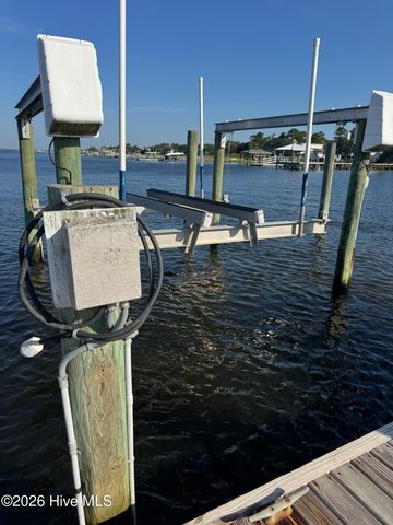 9001 Saint Stephens Place, Wilmington, NC 28412