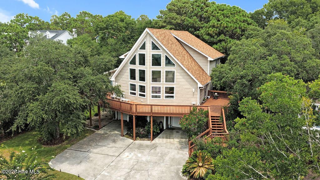 9001 Saint Stephens Place, Wilmington, NC 28412