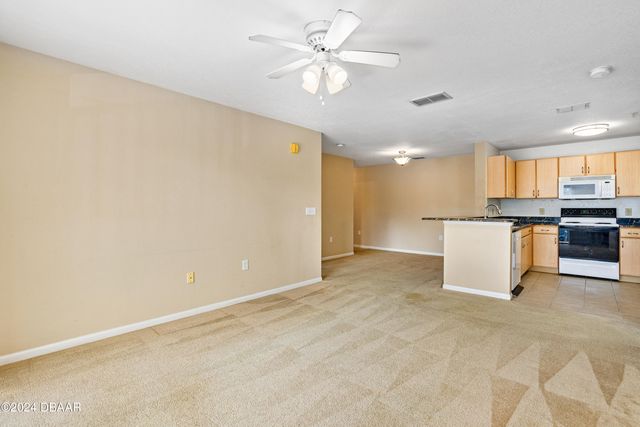 940 Village Trl Unit 3-203, Port Orange, FL 32127