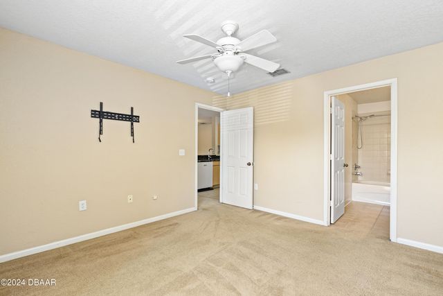 940 Village Trl Unit 3-203, Port Orange, FL 32127