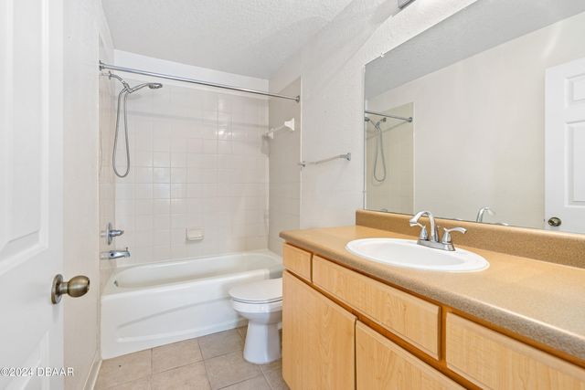 940 Village Trl Unit 3-203, Port Orange, FL 32127