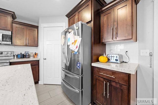 322 North Pointe Drive, Idaho Falls, ID 83401
