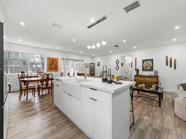 19711 Whispering Pines Rd, Cutler Bay, FL 33157