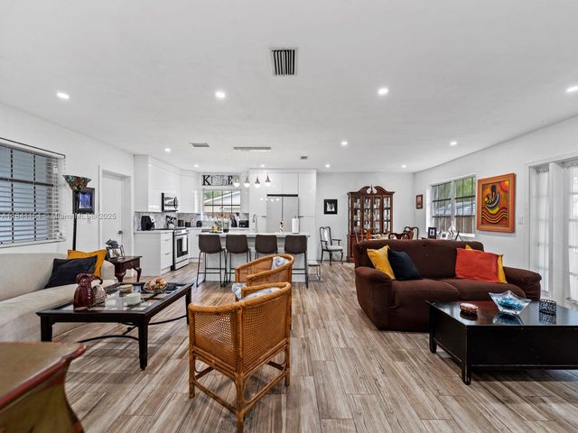 19711 Whispering Pines Rd, Cutler Bay, FL 33157