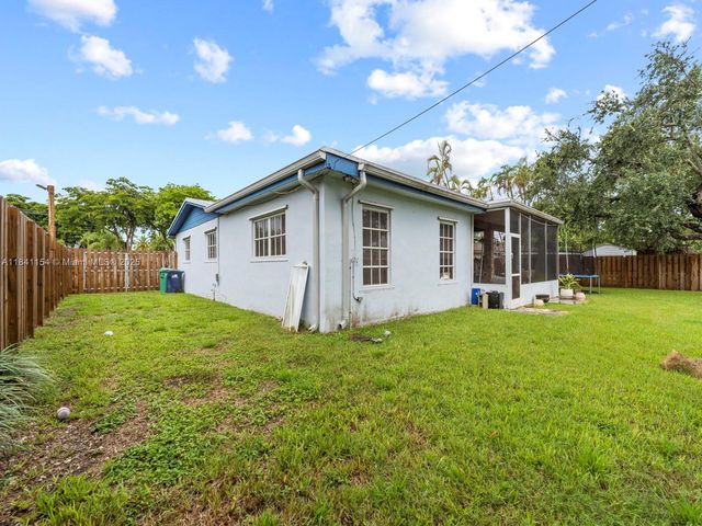 19711 Whispering Pines Rd, Cutler Bay, FL 33157