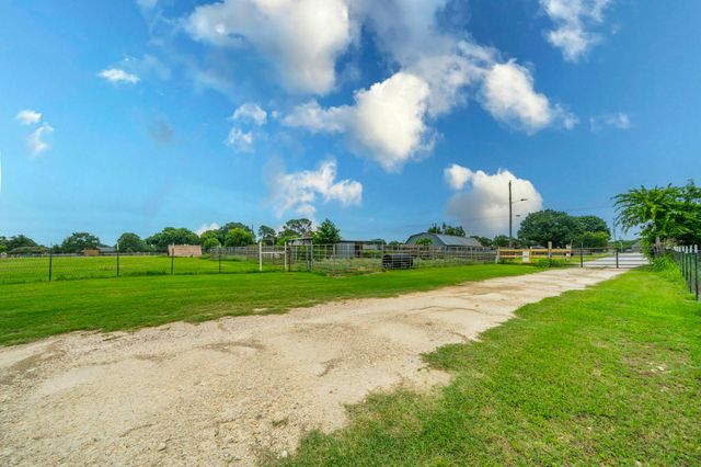 6616 Rickey Lane, Arlington, TX 76001