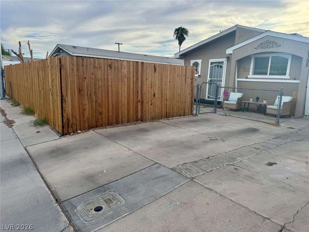 2155 Bryce Canyon Avenue, Las Vegas, NV 89156 — photo 2