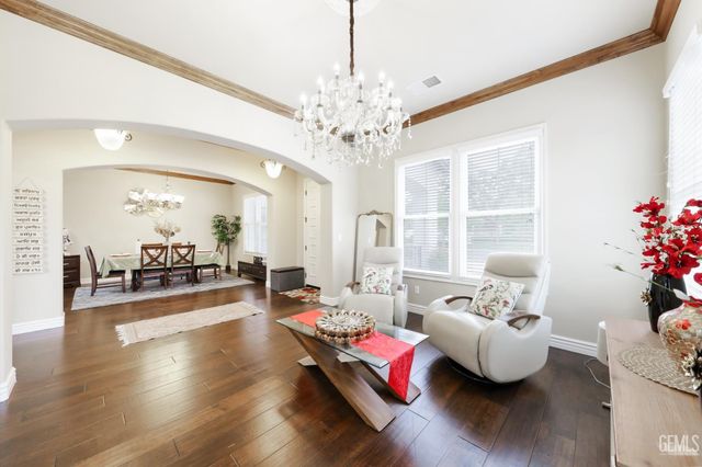 12410 Parkerhill Drive, Bakersfield, CA 93311