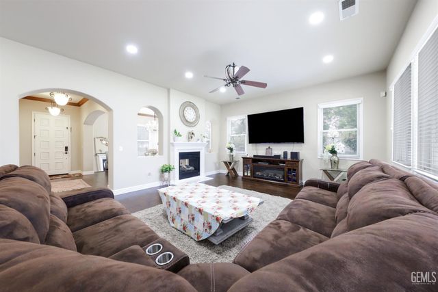 12410 Parkerhill Drive, Bakersfield, CA 93311