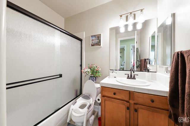 12410 Parkerhill Drive, Bakersfield, CA 93311