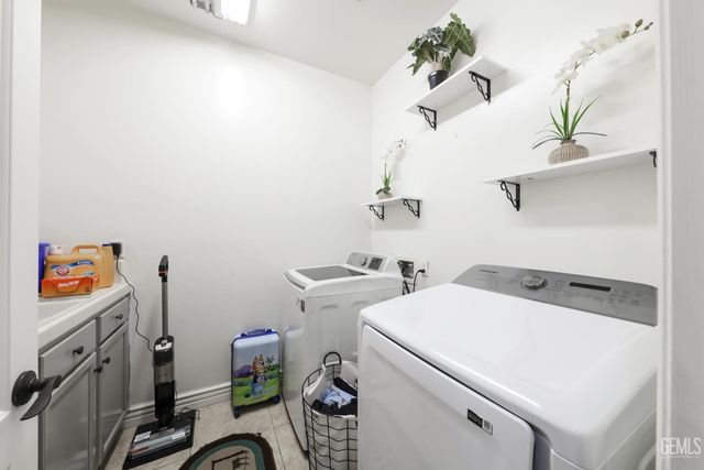 12410 Parkerhill Drive, Bakersfield, CA 93311