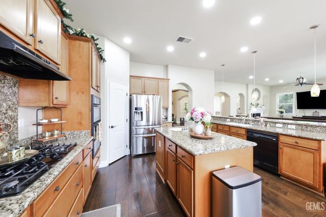 12410 Parkerhill Drive, Bakersfield, CA 93311