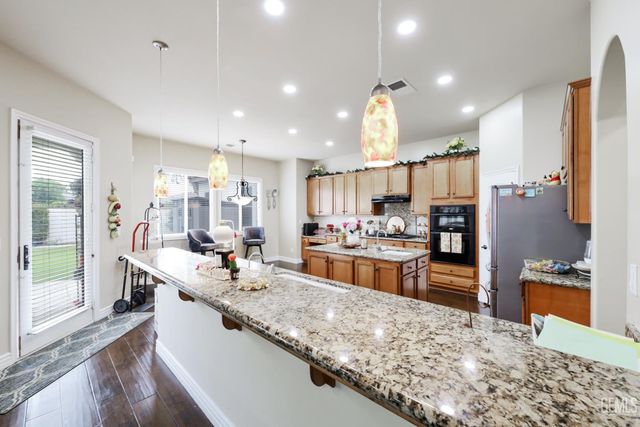 12410 Parkerhill Drive, Bakersfield, CA 93311