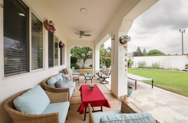 12410 Parkerhill Drive, Bakersfield, CA 93311