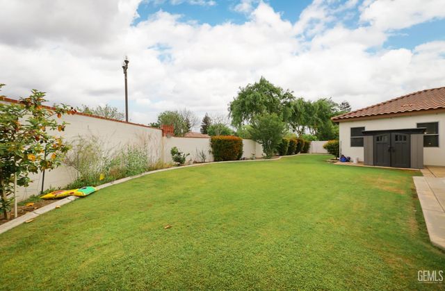 12410 Parkerhill Drive, Bakersfield, CA 93311