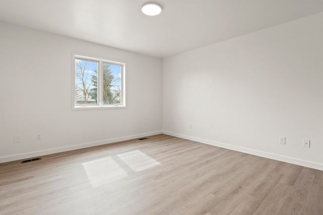 5704 W GARDEN SPRINGS Rd, Spokane, WA 99224