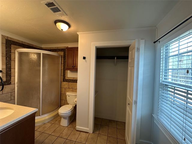 5801 Ellison Avenue, Haltom City, TX 76117