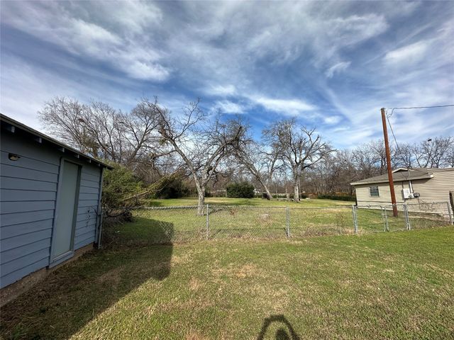5801 Ellison Avenue, Haltom City, TX 76117
