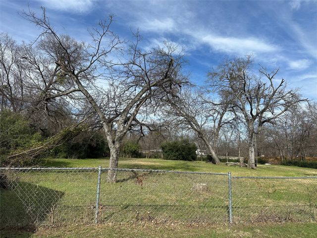 5801 Ellison Avenue, Haltom City, TX 76117