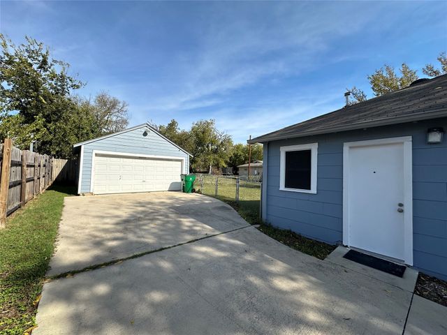 5801 Ellison Avenue, Haltom City, TX 76117