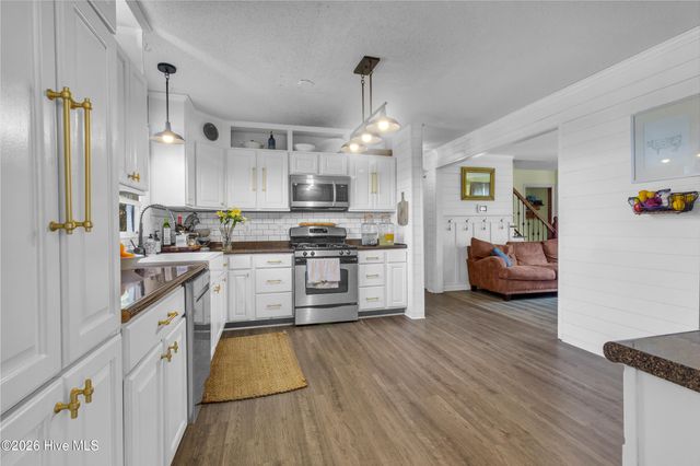 131 Bannermans Mill Road, Richlands, NC 28574